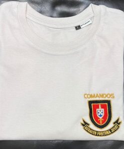 Tshirts branco pérola  de Algodão com bordado.